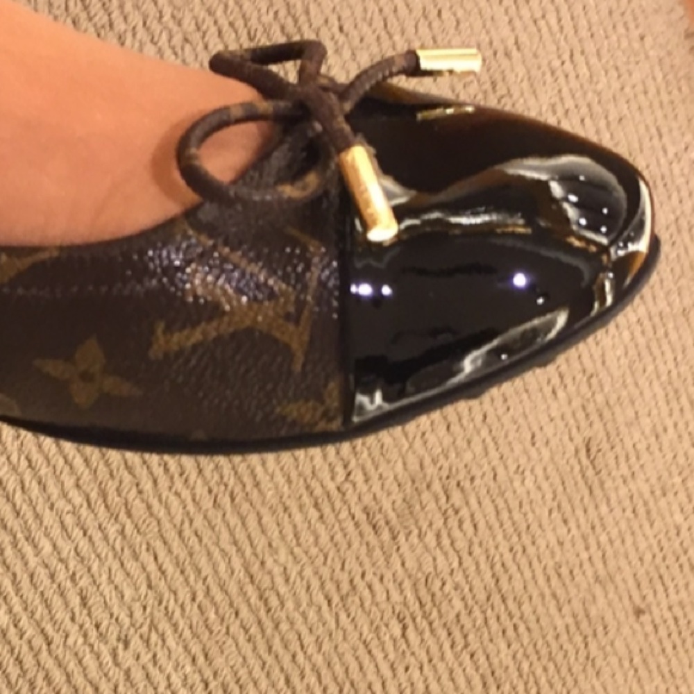 Louis Vuitton women shoes - Picture 2 of 2
